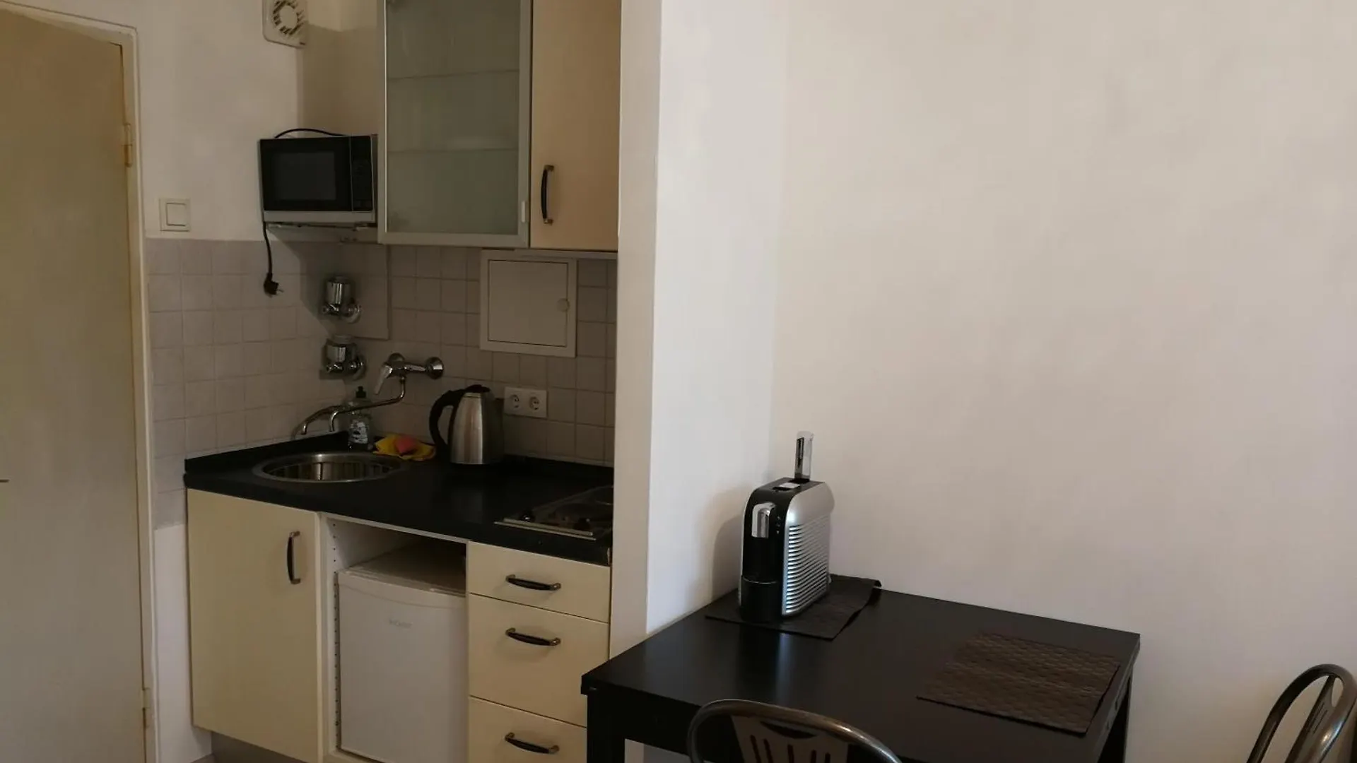 Apartamento 2 min Bus 5 min S-Bahn U-Bahn 15 min Zentrum Munique